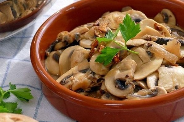 Receta de hoy: Champiñones al Ajillo