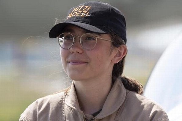 Ella es la mujer más joven en dar la vuelta al mundo