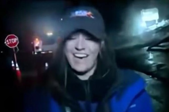 Reportera es atropellada en plena transmisión de noticiero (+video)