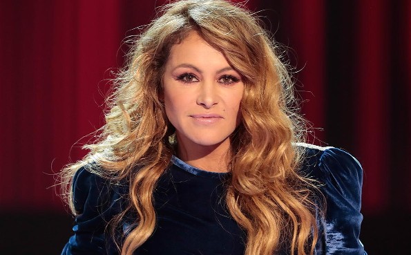 Paulina Rubio detiene concierto “Me toco indebidamente”