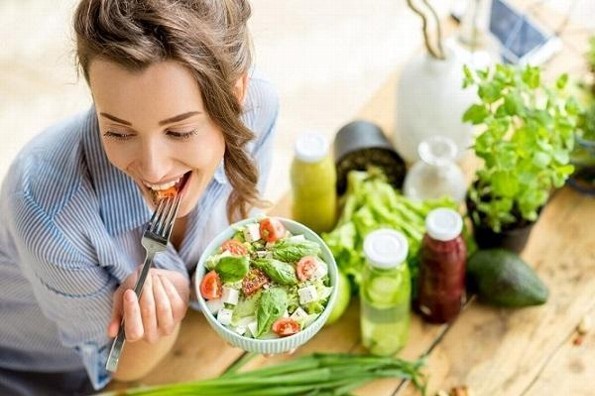 ¿Cuáles son las porciones adecuadas para que una persona se alimente?