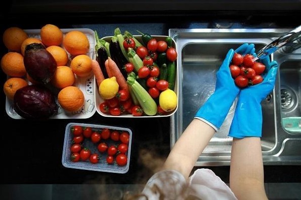 Sugieren mantener higiene ante manipulación y conservación de alimentos