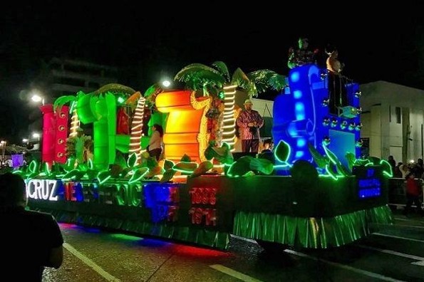 Papaqui de Carnaval en Veracruz para celebrar el Día del Padre 