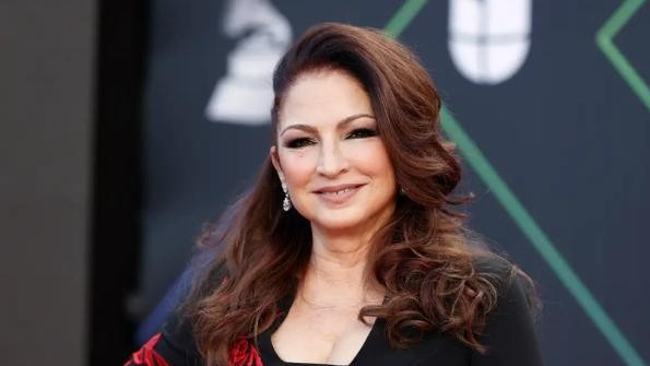 Gloria Stefan se va contra Jennifer López