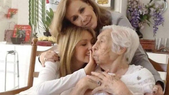 Fallece Eva Mange, abuela de Thalía y Laura Zapata