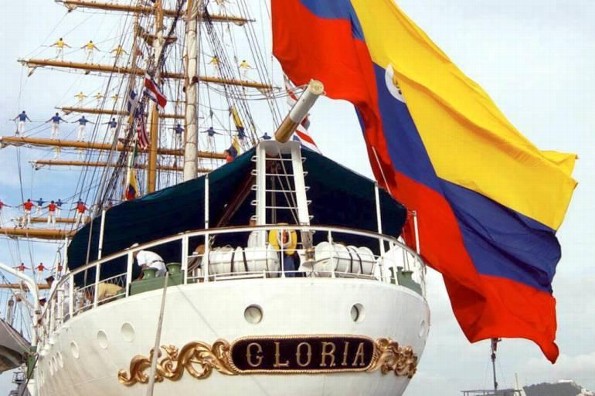 ¡Llegaron los colombianos! Arriba a Veracruz el velero 