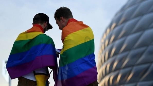 Qatar dará siete a once años de cárcel por llevar banderas LGBT+ en el mundial Qatar dará siete a once años de cárcel por llevar banderas LGBT+ en el mundial