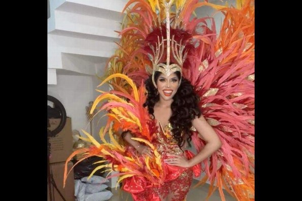 El vestido de Yeri Mua está inspirado en el Ave Fénix para 