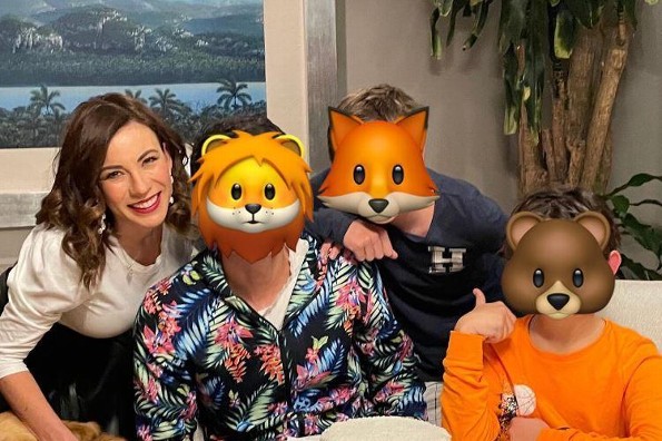 Ingrid Coronado acude a la escuela de sus hijos para informarles sobre la muerte de Fernando del Solar (+video)