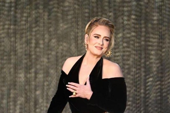 ¡Como una diosa! Así fue el regreso de ADELE a los escenarios (VIDEOS)