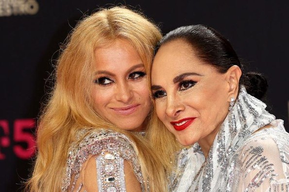 Emotiva despedida de Paulina Rubio a su madre Susana Dosamantes (+foto)