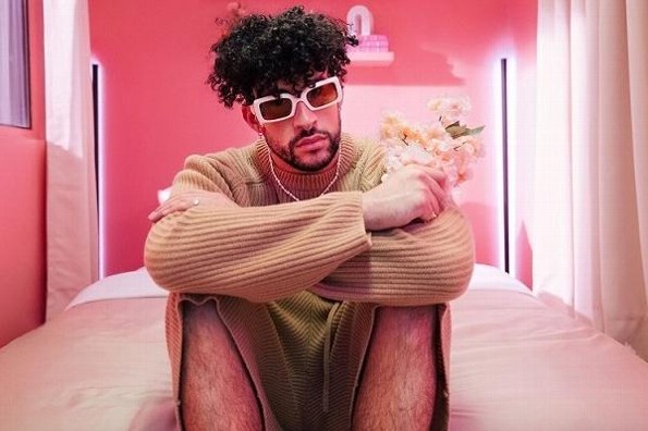 Bad Bunny sorprende por cantar canción de RBD; así reaccionó Anahí (+video)