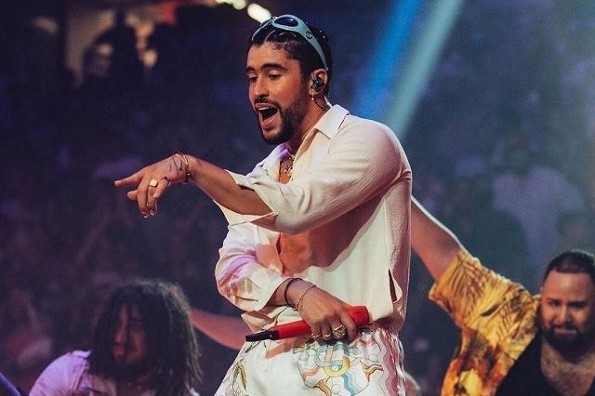 Bad Bunny da memorable concierto en su natal Puerto Rico (+fotos/video) 