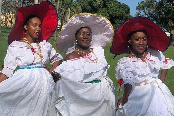 Delegaciones de 7 países desfilarán en Independencia con sus trajes típicos 