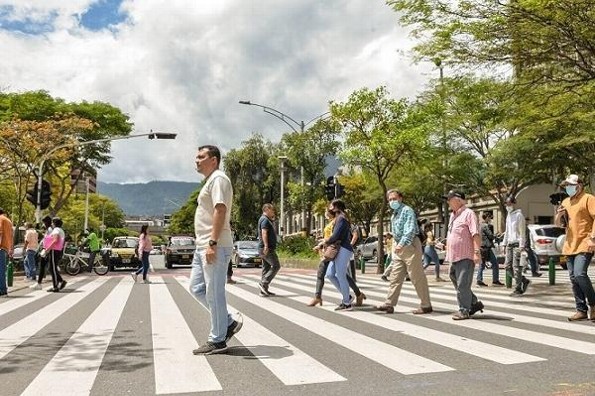 Hoy es el Día Mundial del Peatón; checa tus derechos y obligaciones 