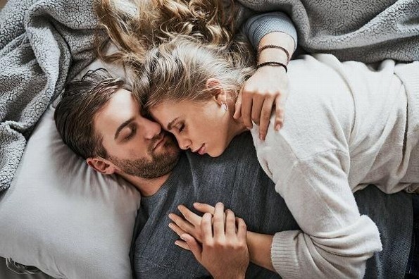 ¡Tracaaa! Sexo entre amigos fortalece la amistad, revela estudio