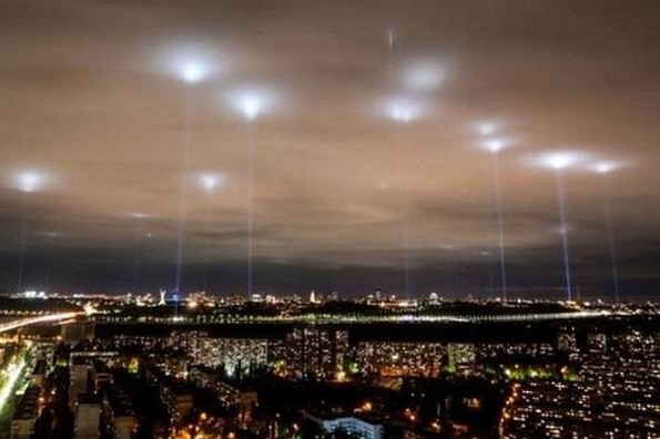 ¡OMG! Aparecen en Ucrania cientos de OVNIS