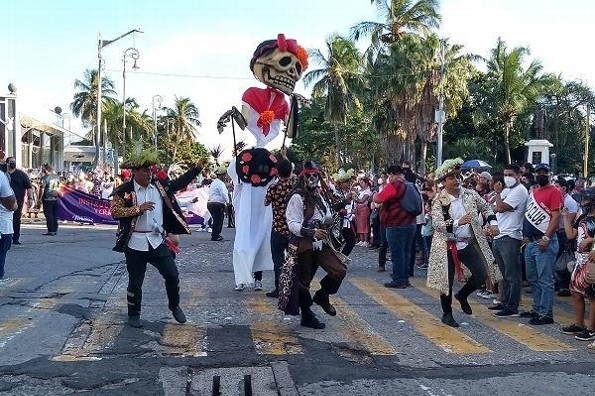 Convocan a participar en el Carnaval de Catrinas, en Veracruz 