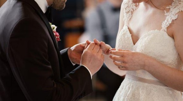 Encuesta asegura que hombres casados son más felices 