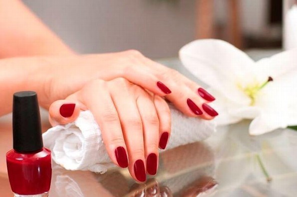 Robot hace manicura y diseño de uñas ¡sorprende el resultado! (VIDEO)