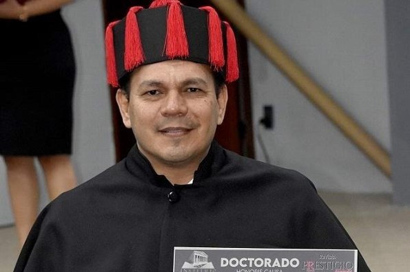 Honoris Causa para el empresario veracruzano Bernardo Barrios (+fotos)