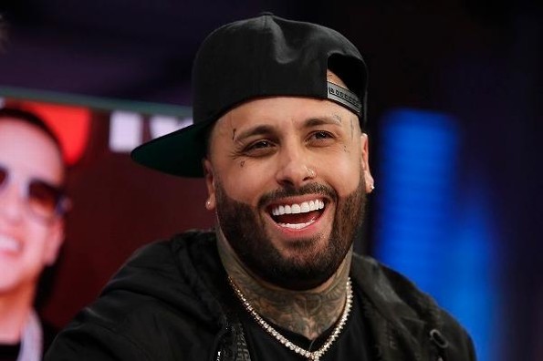 Filtran videos de exnovia de Nicky Jam haciéndole brujería (+video)