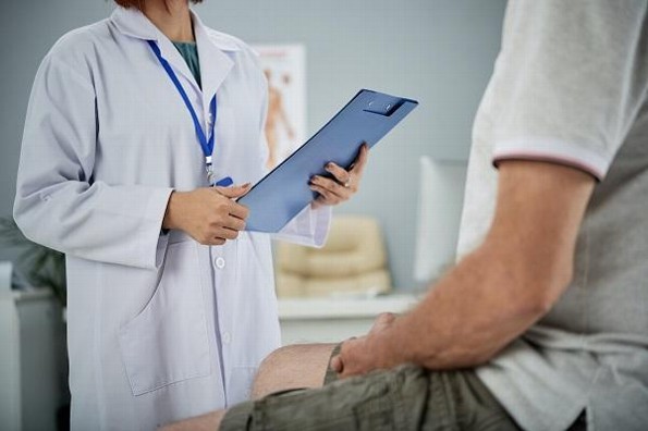 Alertan a hombres mayores de 40 años acudir a valoraciones prostáticas 