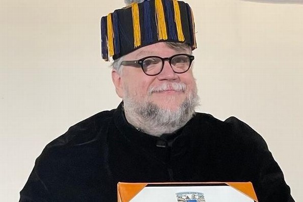 Guillermo del Toro recibe doctorado honoris causa de la UNAM