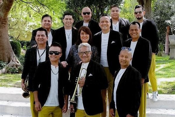 Daniela Romo refresca 