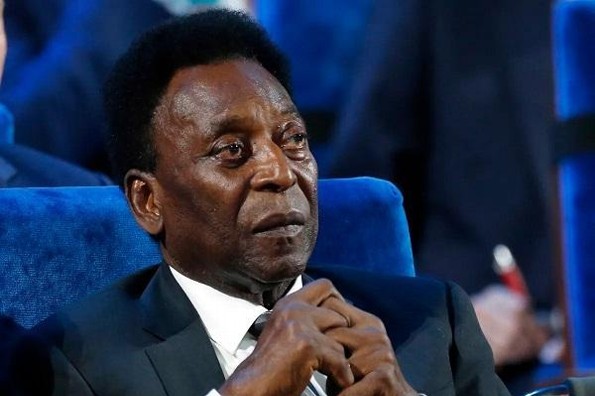 ¡Pelé hospitalizado y muy delicado de salud!