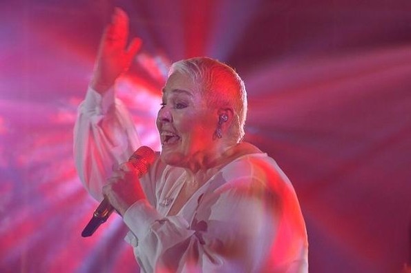 Lupita D’ Alessio cierra con broche de oro en Veracruz su tour 