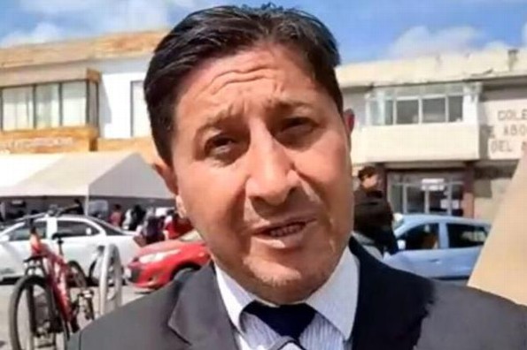 Hombre se asume legalmente como mujer para poder cuidar a sus hijas (+foto/video)