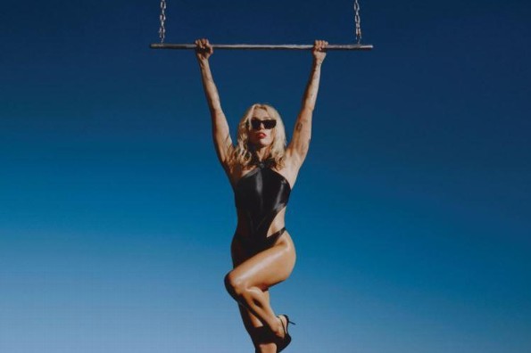 Miley Cyrus estrena 