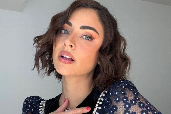 Claudia Martín canta tema de Shakira y manda indirecta ¿a Maite Perroni? (+video) 