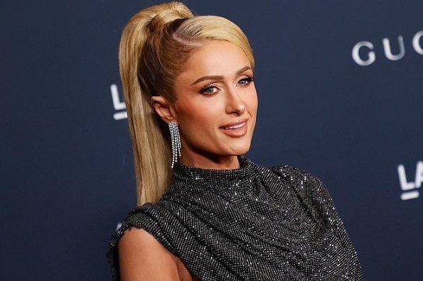 Paris Hilton anuncia el nacimiento de su bebé