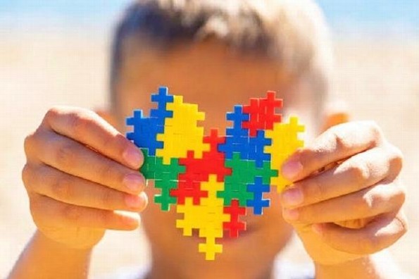 ¿Qué es el Síndrome de Asperger? Estos son los síntoma