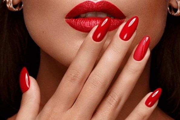 ¿Qué alimentos comer para fortalecer uñas y cabello?