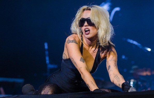 ¡Miley Cyrus estrena 