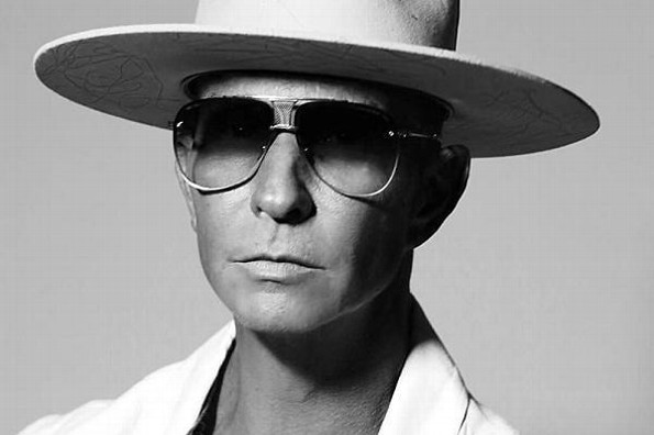 Erik Rubín le entra al regional mexicano tras su separación