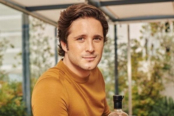 Diego Boneta fue a terapia al terminar la serie de Luis Miguel 