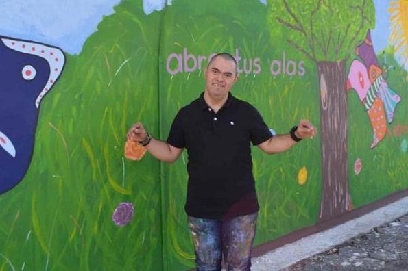 El artista plástico Alan Téllez plasma en Veracruz el mural 