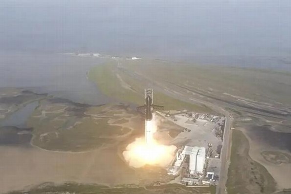 Explota cohete Starship en el aire, poco después de despegar (+video)