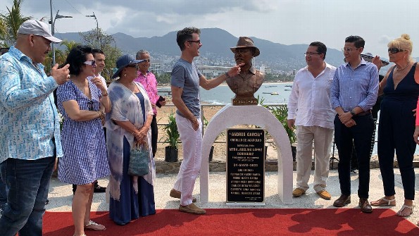 Inmortalizan a Andrés García con busto en Acapulco (+fotos) 