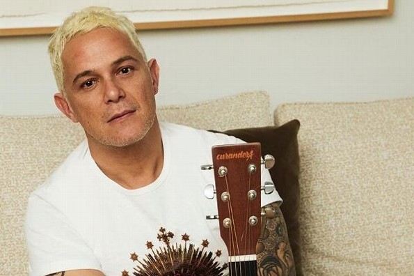 Alejandro Sanz preocupa a sus fans ¡Está triste!