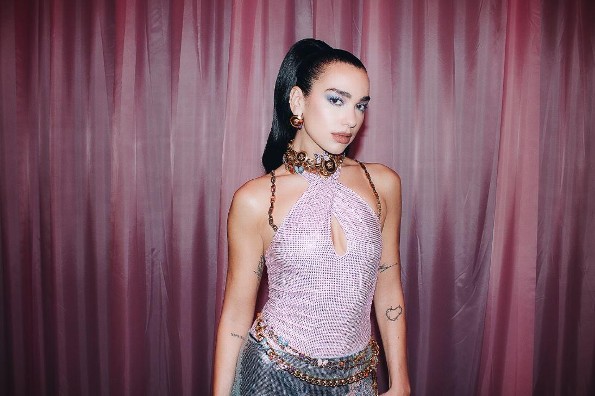 Dua Lipa estrena tema oficial de la película BARBIE ´Dance The Night´