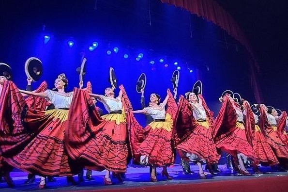 Espectacular noche de folklor en Veracruz con el Ballet de Amalia Hernández (+fotos)