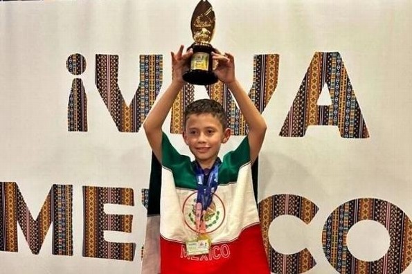 Tiene 9 años, es mexicano y ganó Campeonato Mundal de Cálculo Matemático