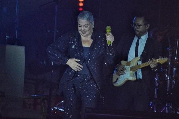 Lupita D’ Alessio se despidió de Xalapa con tremendo concierto (+fotos/videos)