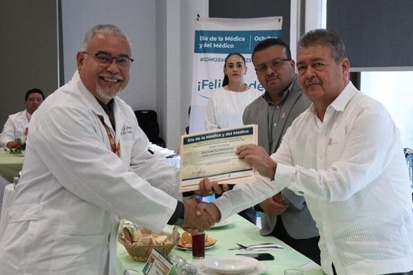 Reconocen a médicas y médicos del IMSS Veracruz (+fotos)