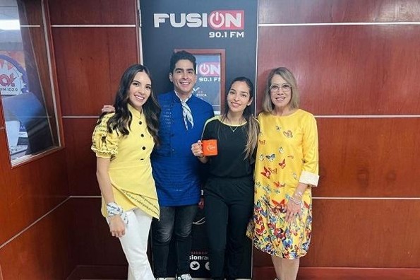 Nos visitó el elenco juvenil de  Nos visitó el elenco juvenil de